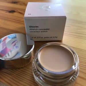 Glossier stretch concealer in G8 (BRAND NEW)